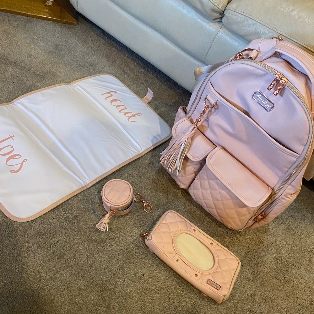 Itzy Ritzy Boss Bag Diaper Bag Backpack/Large/Pink/Like new/Changing pad